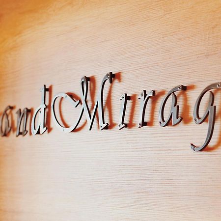 Готель Grand Mirage Вльора Екстер'єр фото