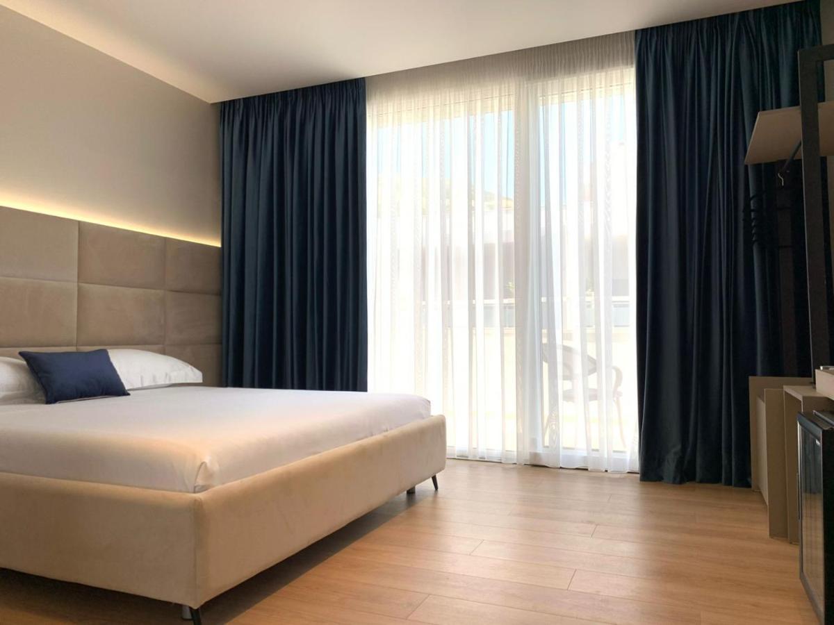 Готель Grand Mirage Вльора Екстер'єр фото